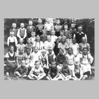 107-0027 Schulklasse Toelteninken im Juni 1938 mit Lehrer Kurt Bahlmann. (Siehe Heimatbrief Nr. 30, Seite 51).jpg